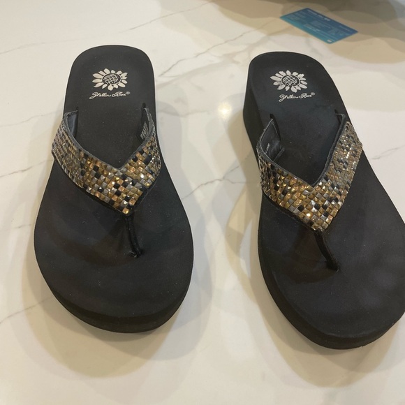 Yellow Box Black Wedge Flip-Flops with Rhinestones - Picture 3 of 4